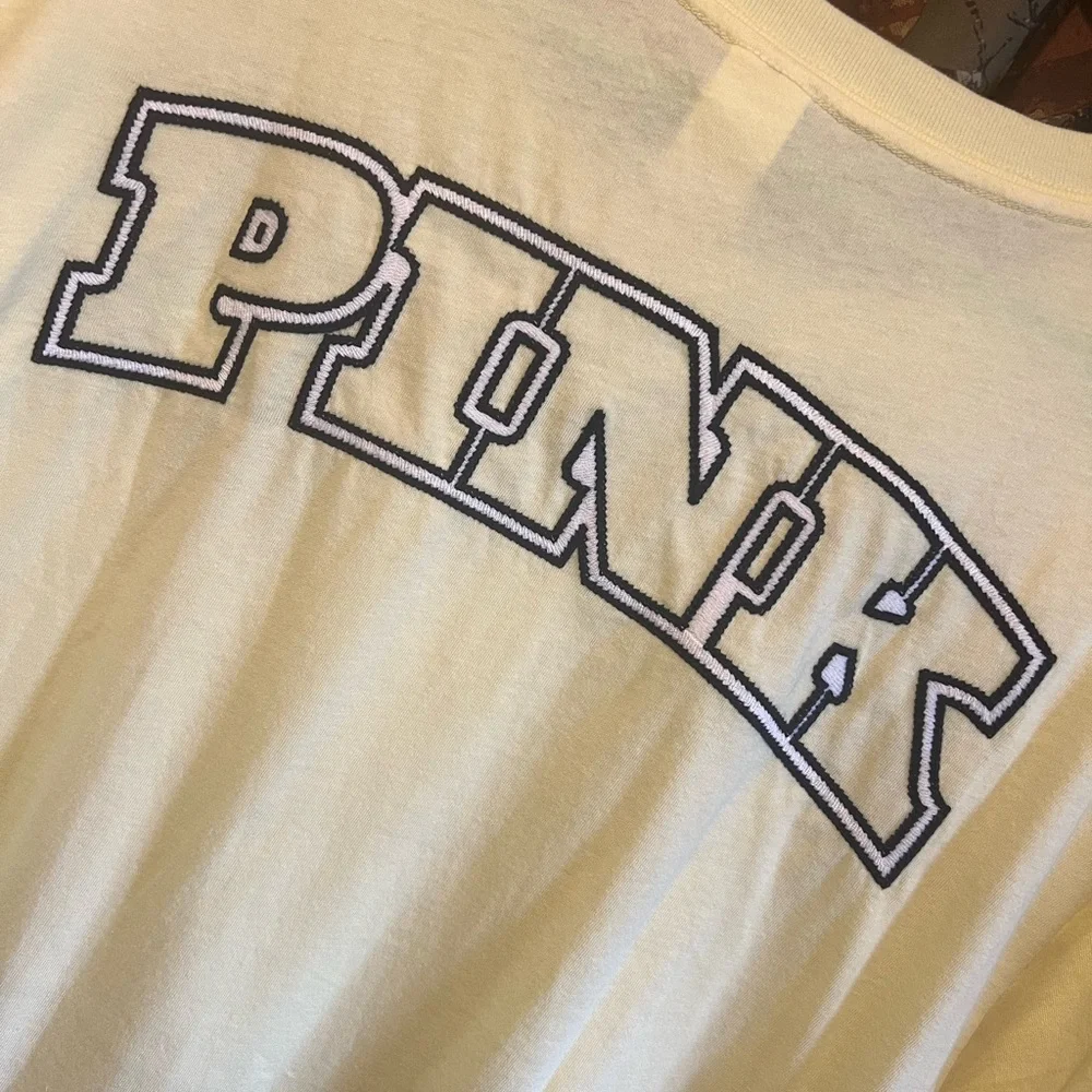 VS PINK campus tshirt - Picture 4 of 4